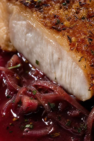 Skillet Chicken and Mushroom Wine Sauce - cooking process