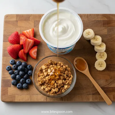 Fruit Smoothie Bowl – 5‑Minute Greek Yogurt Recipe - ingredients preparation
